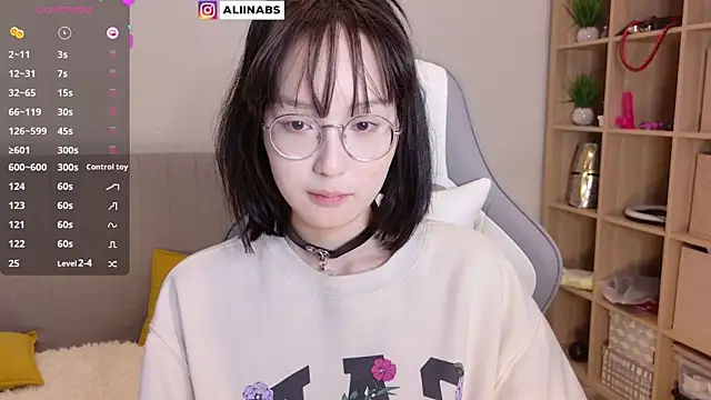 aliiiiiina online show from February 2025 07:07:01 PM