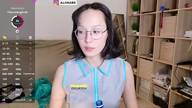 aliiiiiina online show from March 2025 03:49:02 PM