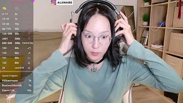 aliiiiiina online show from March 2025 10:54:01 PM