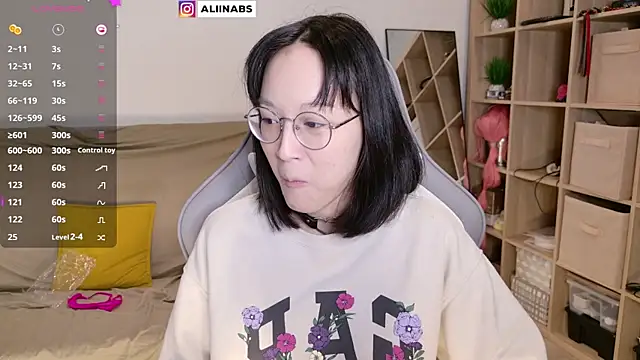 aliiiiiina online show from March 2025 10:29:02 PM