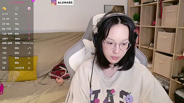 aliiiiiina online show from March 2025 01:34:02 AM