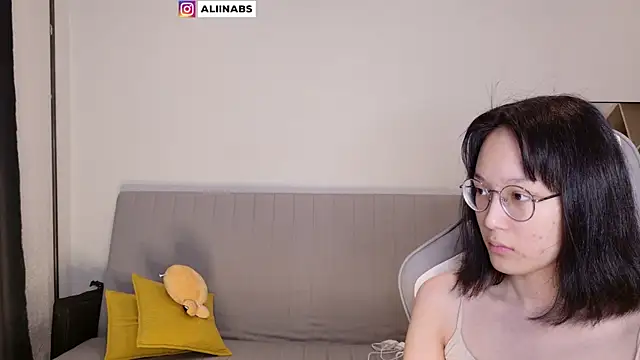 aliiiiiina online show from March 2025 02:04:01 AM