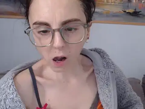 cleophee online show from February 2025 12:54:01 PM