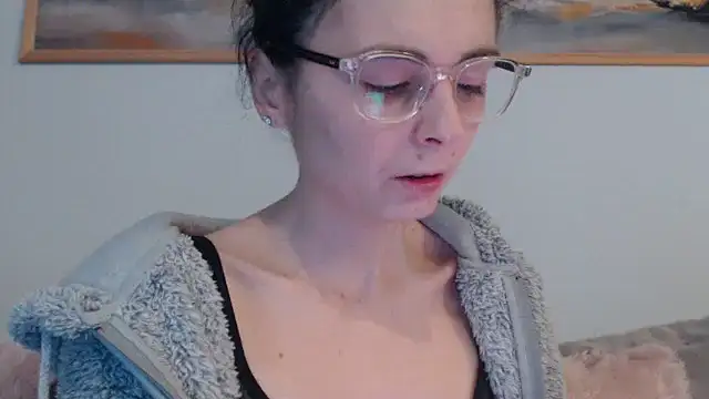 cleophee online show from April 2026 06:10:02 AM