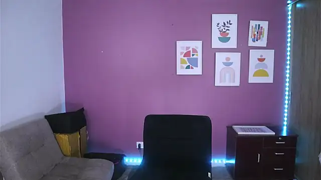 Snapshot of Steph_F chatting on March 2025 08:20:02 AM Steph F online show from March 2025 08:20:02 AM