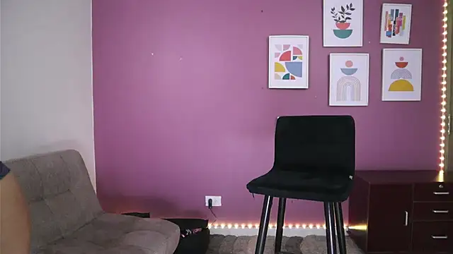 Snapshot of Steph_F chatting on October 2025 04:26:01 AM Steph F online show from October 2025 04:26:01 AM