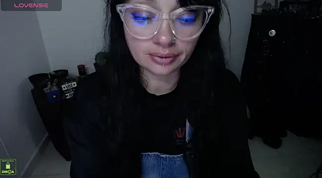 Snapshot of Alexa-Sweet69 chatting on December 2024 11:46:02 PM Alexa-Sweet69 online show from December 2024 11:46:02 PM