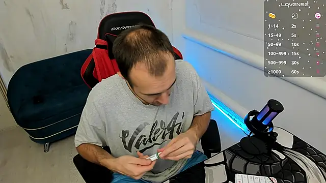 Raamoss online show from December 2024 07:57:01 PM