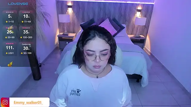 emmy walker online show from October 2025 11:07:01 AM