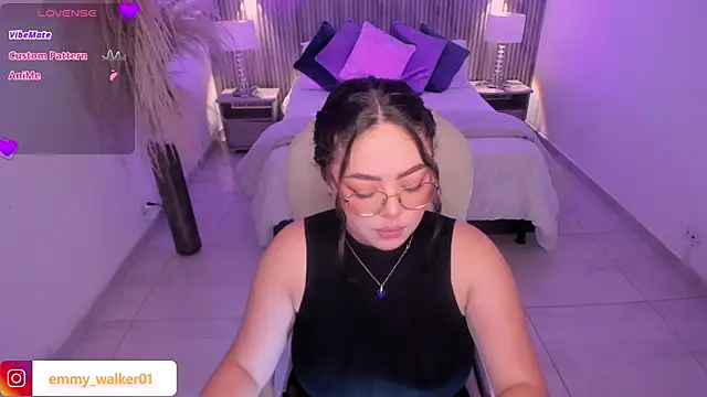 emmy walker online show from November 2025 11:10:01 AM