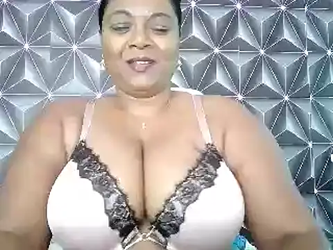 Snapshot of IndianDelia chatting on February 2026 06:50:02 AM IndianDelia online show from February 2026 06:50:02 AM