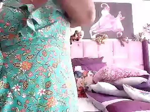 Snapshot of IndianDelia chatting on February 2026 06:12:02 AM IndianDelia online show from February 2026 06:12:02 AM