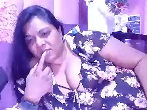 Snapshot of IndianDelia chatting on July 2026 06:02:02 PM IndianDelia online show from July 2026 06:02:02 PM