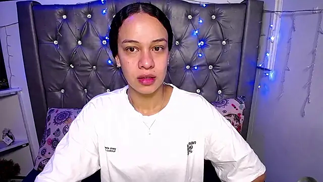 LAILAGUMMY online show from February 2025 12:22:02 PM