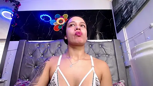 LAILAGUMMY online show from February 2025 03:15:02 PM