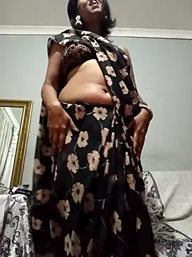 Snapshot of Mahi4luv chatting on April 2026 08:33:01 PM Mahi4luv online show from April 2026 08:33:01 PM