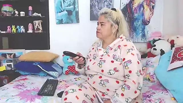 estrellita fugaz16x online show from February 2025 02:58:01 AM