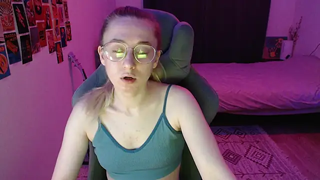 Snapshot of AnabelFrel chatting on March 2026 01:25:01 AM AnabelFrel online show from March 2026 01:25:01 AM