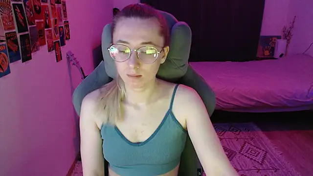 Snapshot of AnabelFrel chatting on March 2026 02:04:02 AM AnabelFrel online show from March 2026 02:04:02 AM