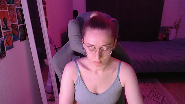 Snapshot of AnabelFrel chatting on March 2026 12:43:02 AM AnabelFrel online show from March 2026 12:43:02 AM