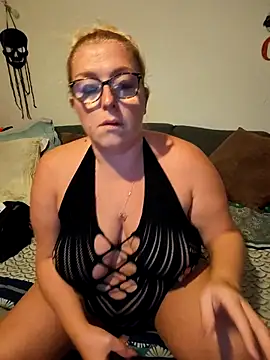 winniess40 online show from November 2025 03:41:01 AM