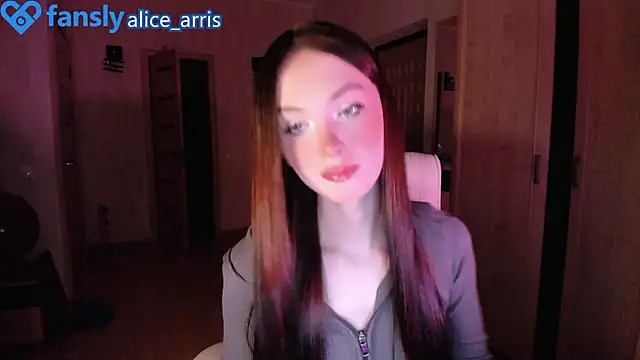 Alice  Aris online show from October 2025 07:23:01 PM