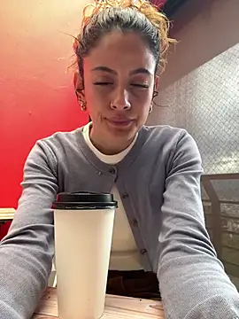 alana15 online show from April 2026 09:30:02 PM