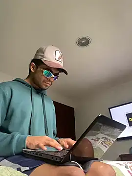 Snapshot of pinedasex777 chatting on January 2025 08:31:02 PM pinedasex777 online show from January 2025 08:31:02 PM