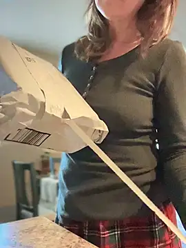 Snapshot of MaiseKnox chatting on December 2024 10:42:01 PM MaiseKnox online show from December 2024 10:42:01 PM