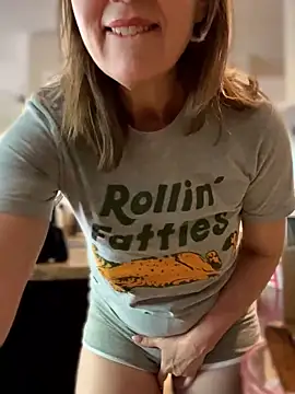 MaiseKnox online show from April 2026 08:51:01 PM