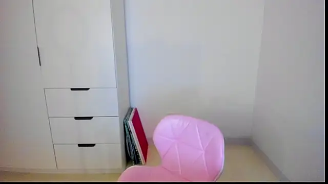 Snapshot of MiaStripDance chatting on February 2026 05:21:01 PM MiaStripDance online show from February 2026 05:21:01 PM