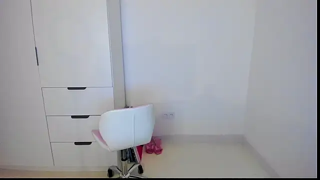 Snapshot of MiaStripDance chatting on March 2026 05:41:02 PM MiaStripDance online show from March 2026 05:41:02 PM