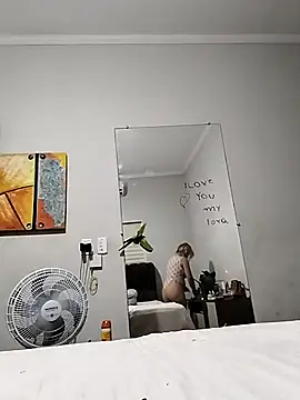 vivifernades online show from February 2025 01:51:02 PM