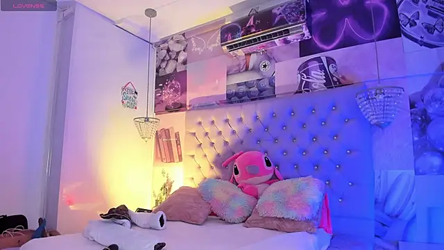 Vivi prinncess online show from March 2025 03:31:01 AM