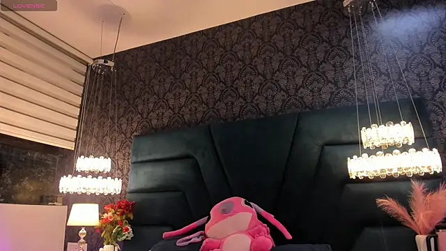 Snapshot of Vivi_prinncess chatting on May 2026 10:51:01 PM Vivi prinncess online show from May 2026 10:51:01 PM
