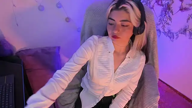 Snapshot of Sammysammy_ chatting on February 2025 03:45:01 AM Sammysammy  online show from February 2025 03:45:01 AM