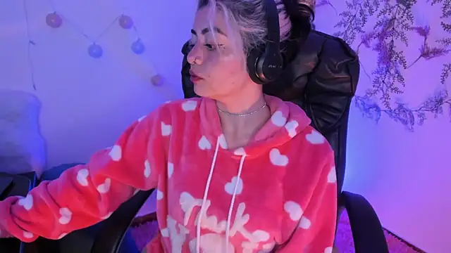 Snapshot of Sammysammy_ chatting on February 2025 04:21:01 AM Sammysammy  online show from February 2025 04:21:01 AM