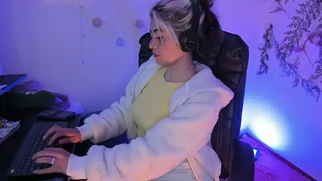 Snapshot of Sammysammy_ chatting on February 2025 04:14:02 AM Sammysammy  online show from February 2025 04:14:02 AM