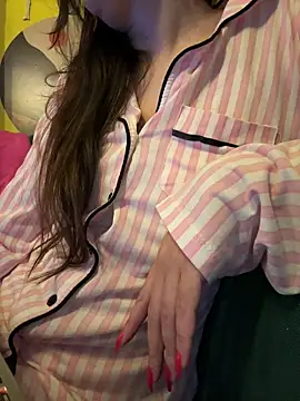 Snapshot of Lolybarbie chatting on January 2025 05:35:01 PM Lolybarbie online show from January 2025 05:35:01 PM