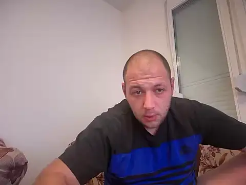 Flakka95 online show from April 2026 09:51:02 PM