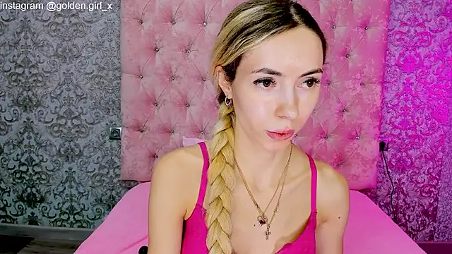 Akilla Queen online show from September 2025 01:43:01 AM