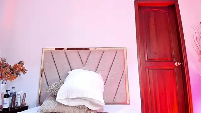 Snapshot of AGATHAA_WHITE chatting on March 2025 02:52:02 PM AGATHAA WHITE online show from March 2025 02:52:02 PM