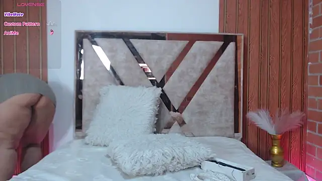 AGATHAA WHITE online show from January 2026 11:13:01 AM