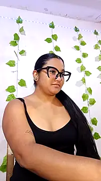 Snapshot of shayna_all chatting on December 2025 01:33:02 AM shayna all online show from December 2025 01:33:02 AM