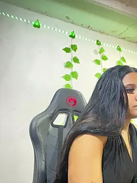 Snapshot of shayna_all chatting on April 2026 09:45:01 PM shayna all online show from April 2026 09:45:01 PM