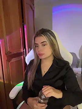 Miss valeriaa online show from June 2026 10:18:02 PM