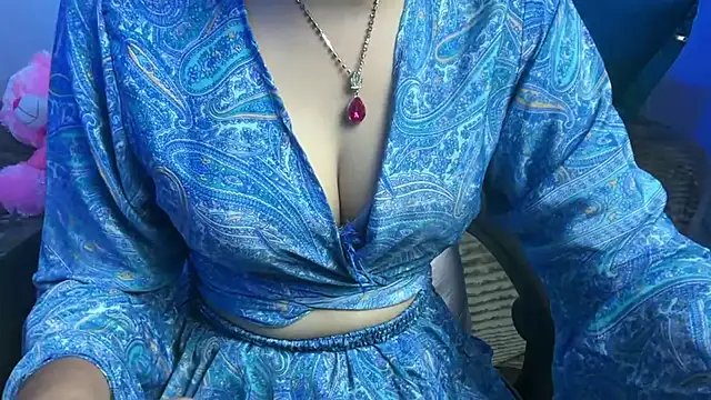 Snapshot of Queen_Angelena chatting on May 2026 05:18:01 PM Queen Angelena online show from May 2026 05:18:01 PM
