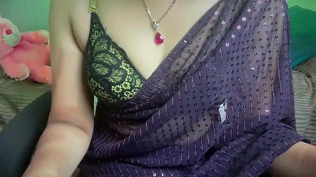 Snapshot of Queen_Angelena chatting on May 2026 05:30:02 PM Queen Angelena online show from May 2026 05:30:02 PM