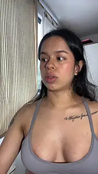 xlovelygirlx online show from October 2025 05:45:01 PM