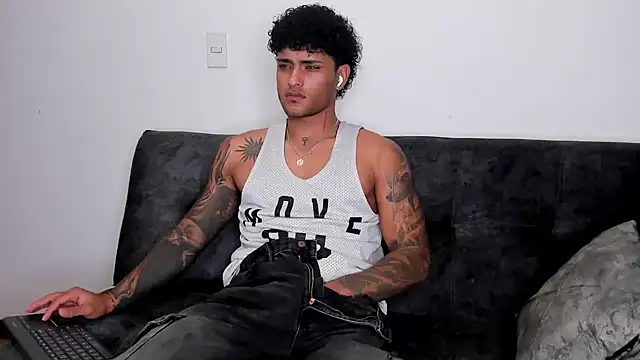 Alessandro Vanni online show from February 2025 02:51:02 AM